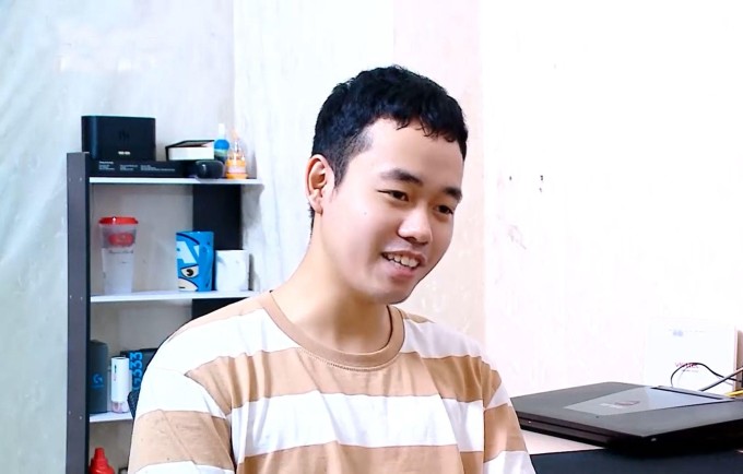 Nguyen Anh Minh 是通信专业的毕业生,也是一名内容创作者,他通过研究技术来发展自己并寻找机会。照片:由角色提供 Nguyễn Anh Minh, tốt nghiệp ngành truyền thông và đang là nhà sáng tạo nội dung học thêm công nghệ để phát triển bản thân, tìm kiếm cơ hội. Ảnh: Nhân vật cung cấp